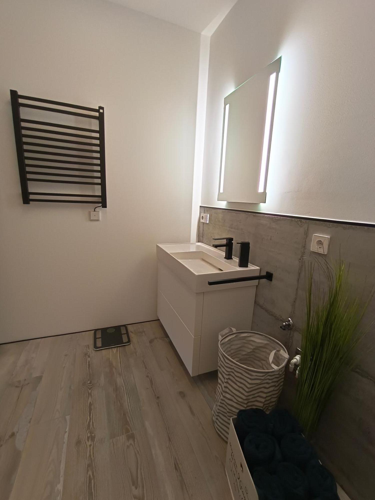 Wohlfuehl-Ferienwohnung "Igelnest" Vorderelsenwang エクステリア 写真